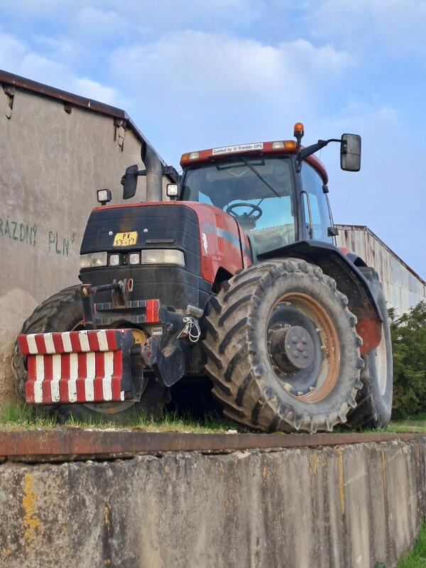 Kolový traktor CASE IH MX MAGNUM240
