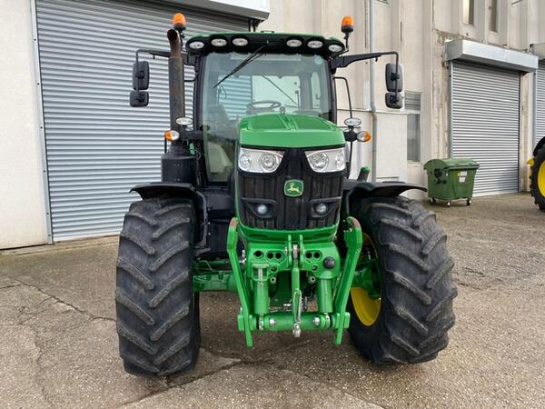 Kolový traktor John Deere 6155R DirectDrive