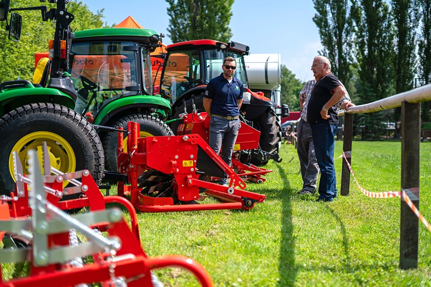 Lukáš Václavek na letošních Dnech zahradní a komunální techniky v Pardubicích