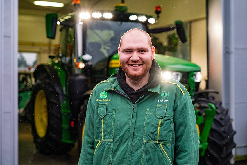 Ljuban Kovačevič si loni v prosinci převzali již druhý traktor John Deere